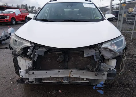 2017 Toyota Rav4 Xle z USA, uszkodzony, nr VIN JTMRFREV2HJ703586